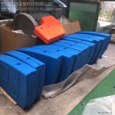 滚塑加工生产厂家 雅格 耐酸碱抗老化500升植保药箱定做 滚塑打药箱现货发 异形卧式扁水箱