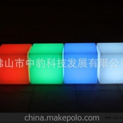大型滚塑加工 LED灯发光花盆 佛山塑料加工