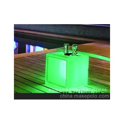 供ＬＥＤ发光灯箱、酒吧发光桌椅、塑料家具系列　滚塑加工
