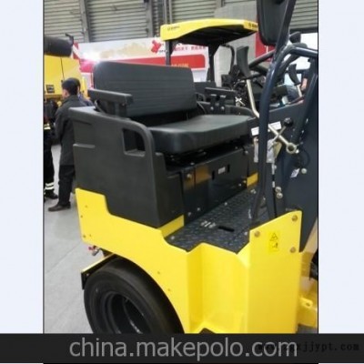 厂家专业研发工程机械水箱 滚塑 加工