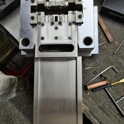 微动开关低压注塑模具,胶料