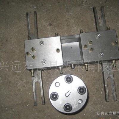 加工定制 住宅楼塑料PVC，PE多路上水管挤出模具 墙体包边模具