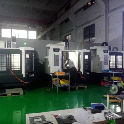 汽车传感器接头模具  传感器五金注塑模具  汽配件模具  一出二接头模具