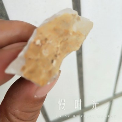 氧化剂、催化剂、渗透剂、耦合剂、漂白剂盐类、食用酸类混合物乃石英黄皮的克星